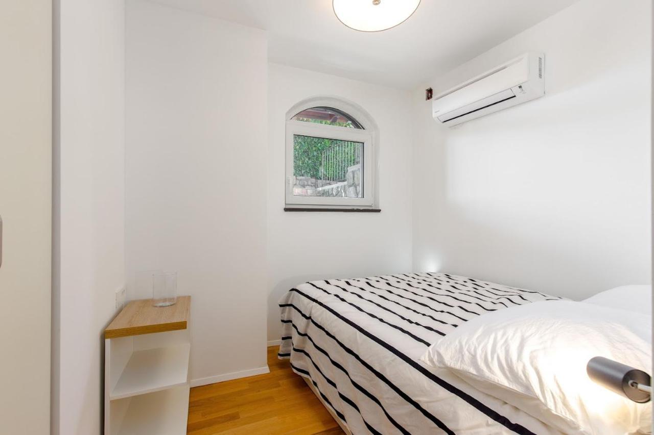 Olea Villa Ika Exteriör bild