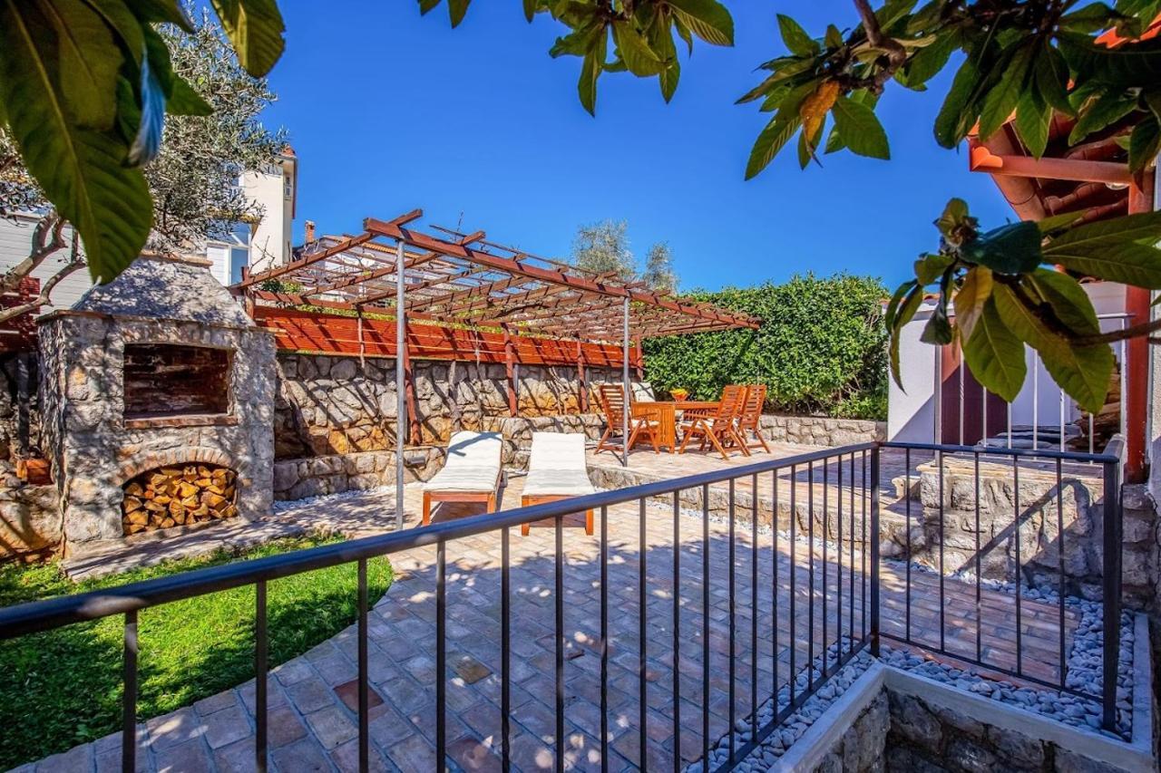 Olea Villa Ika Exteriör bild