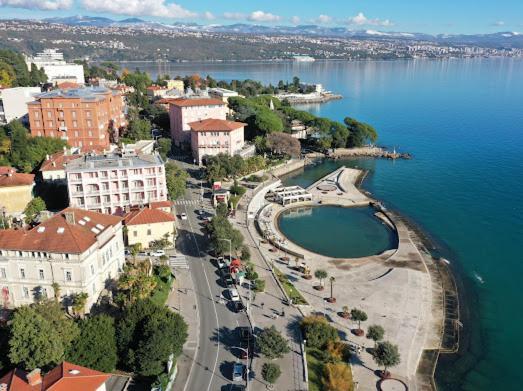 Olea Villa Ika Exteriör bild